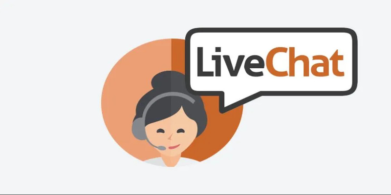 Sử dụng live chat trang chủ là một trong cách liên hệ HUBET phổ biến nhất