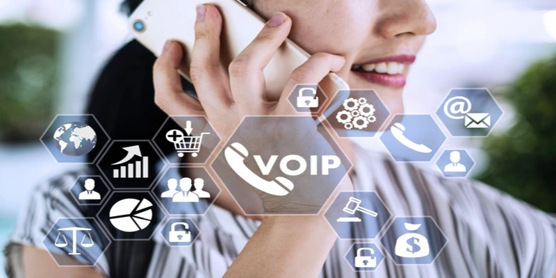 Hotline là kênh liên lạc có tính phí từ nhà mạng